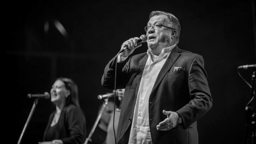 Halid Bešlić – raduj se, tugu nama ostavi